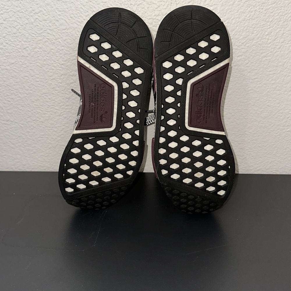 Worn adidas NMD shoe kids/womens - Picture 9 of 9
